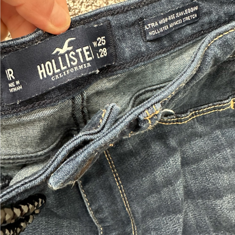 Hollister Juniors Ultra High Rise Dark Wash Distressed Jean Leggings - Picture 2 of 3